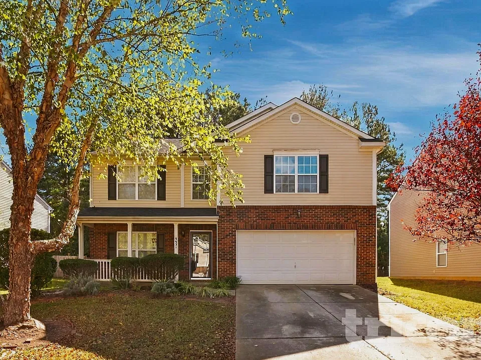 3931 Larkhaven Village Dr
