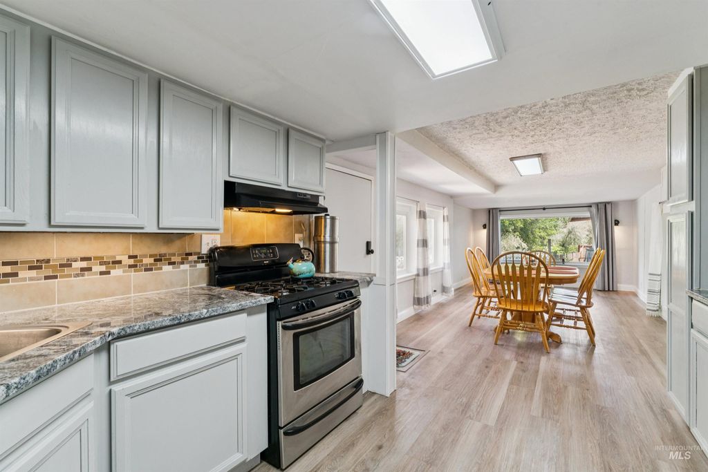 1720 W Roosevelt Ave, Nampa, ID - View 3