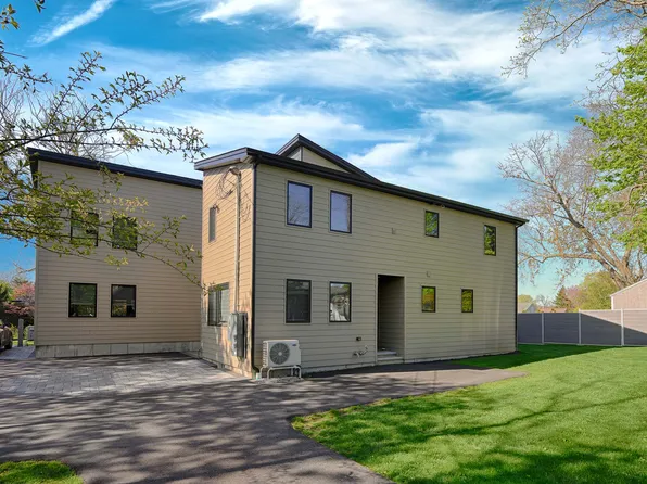 1287 Hope St #2, Bristol, RI 02809