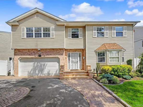 2455 7th Avenue, East Meadow, NY 11554