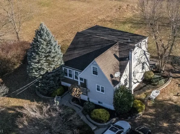 87 Barley Sheaf Rd, Raritan Twp., NJ 08822