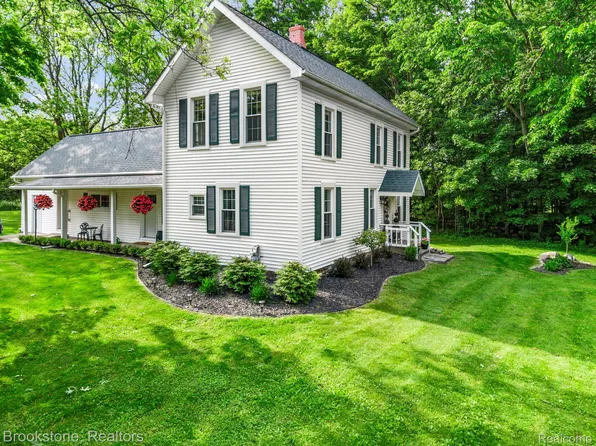 395 Myers Rd, Lapeer, MI 48446