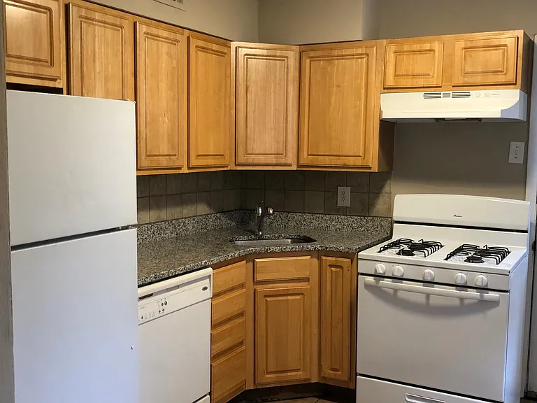 3108 Glenwood Ct — Photo 3