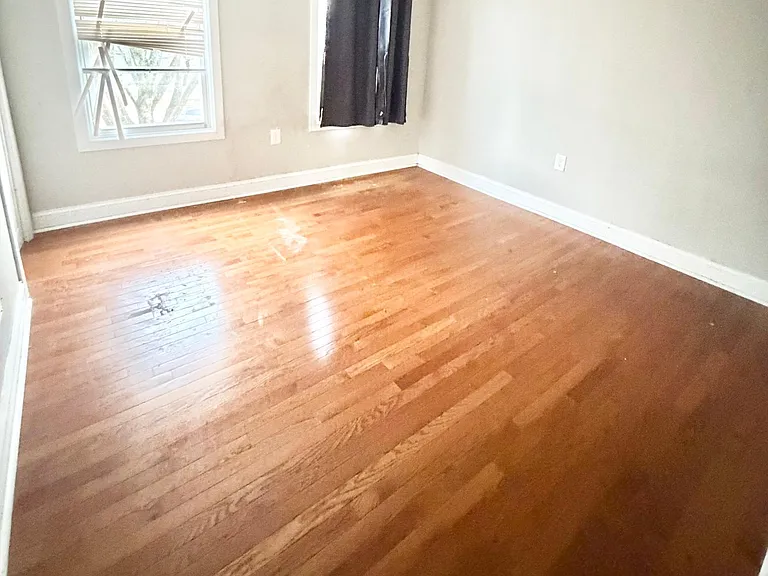 691 Elm St #2 — Photo 5