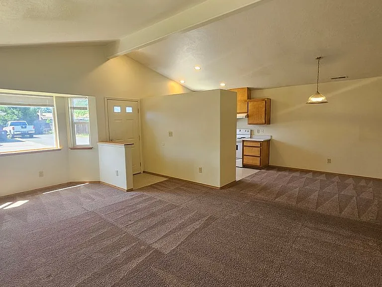 303 Garfield St — Photo 3