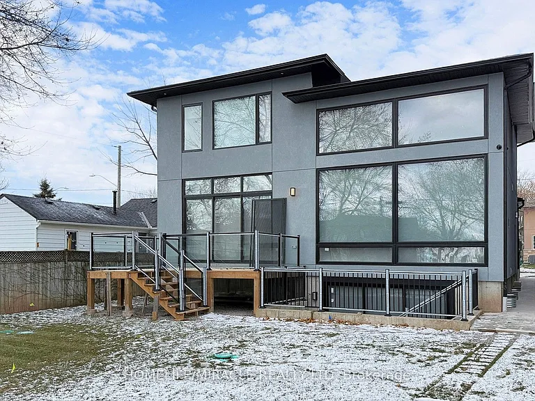 150 Stewart St — Photo 30