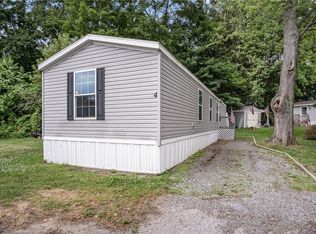 4 Forest Edge Dr, Batavia, NY 14020