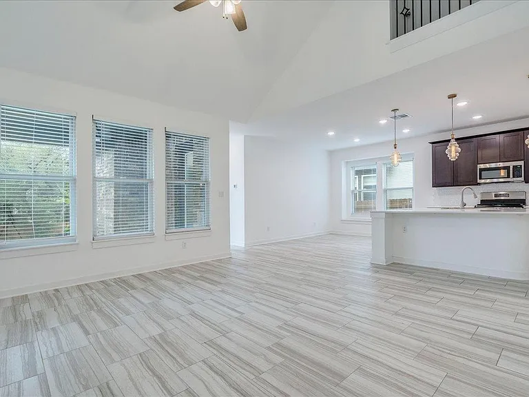 8008 Prairie Rye Dr — Photo 5