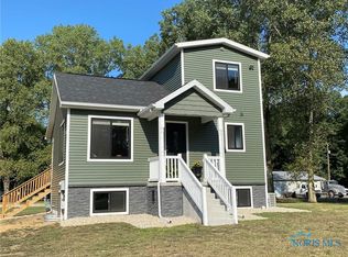 2548 S Berkey Southern Rd, Swanton, OH 43558