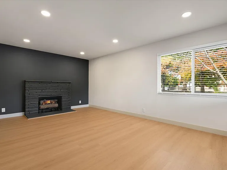 Maude Ave 7 LLC — Photo 5