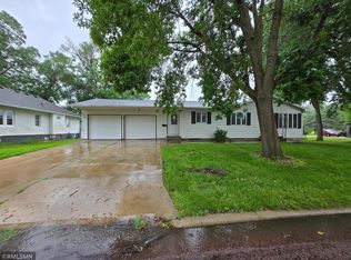 305 W 3rd St, Winthrop, MN 55396