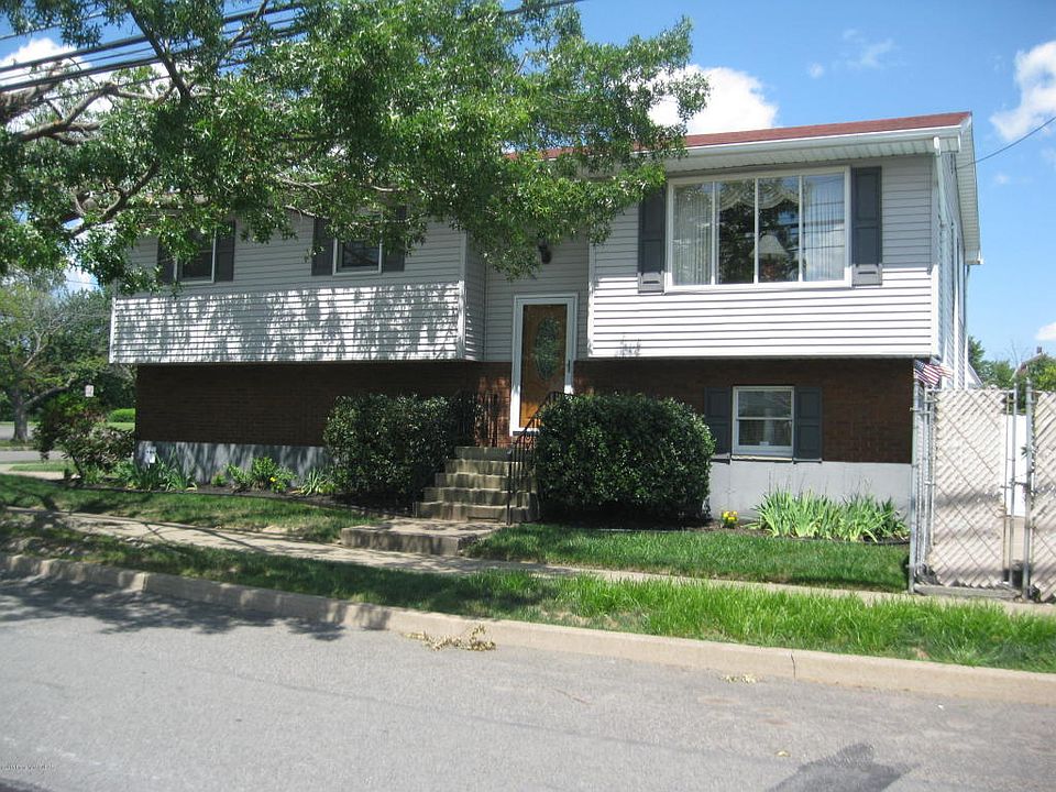1st image of 105 N Goodwin Ave