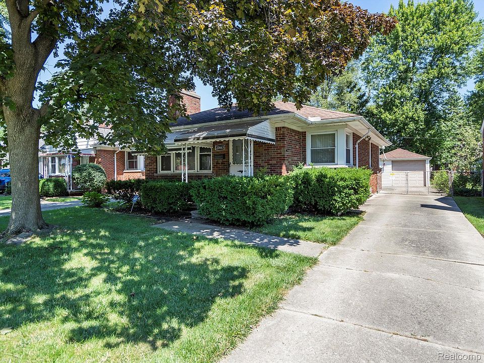 1st image of 20663 Kenmore Ave