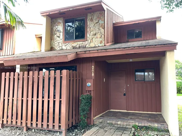 442 SE 11th Ter, Dania, FL 33004