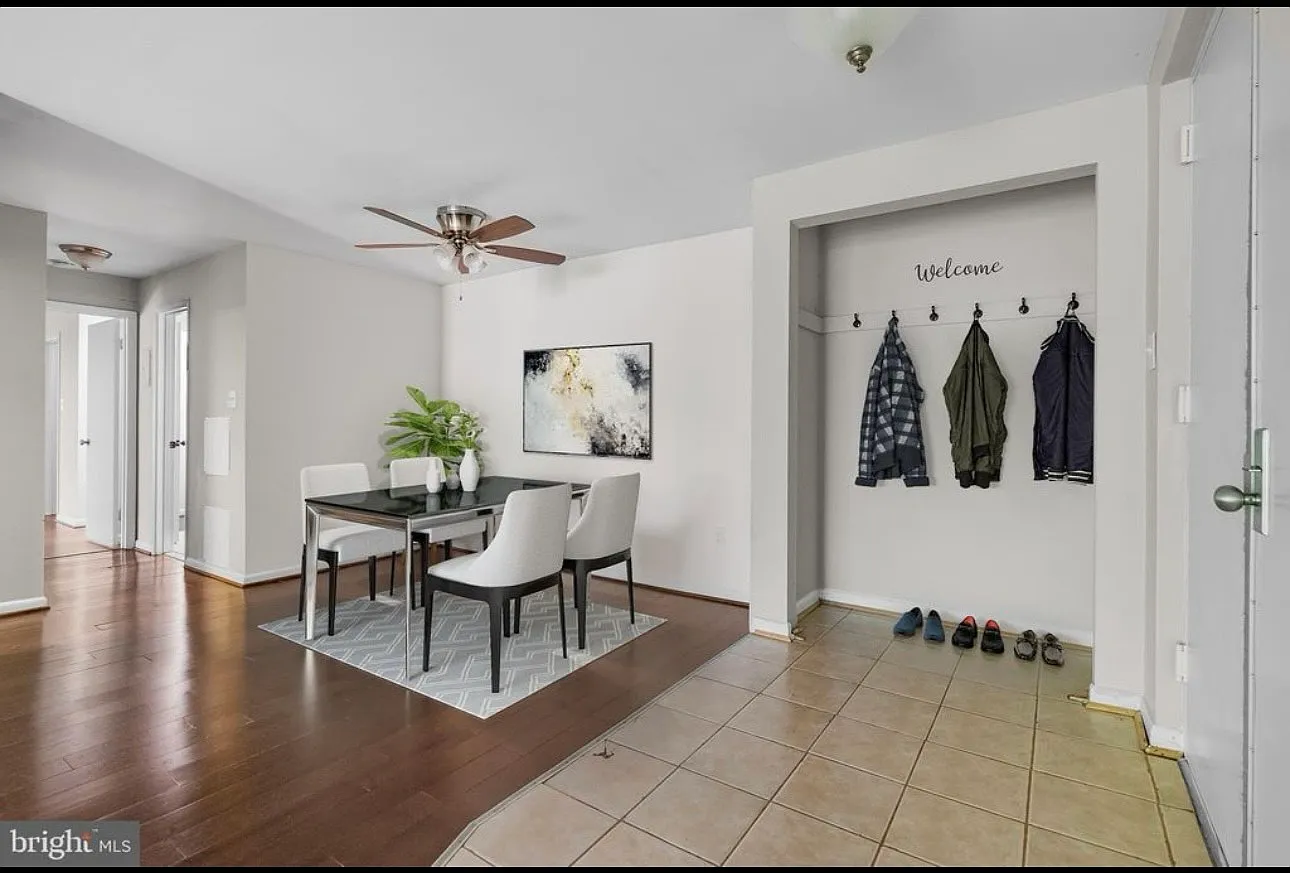 2 bed, 1004 sqft, $2,300 — Photo 4