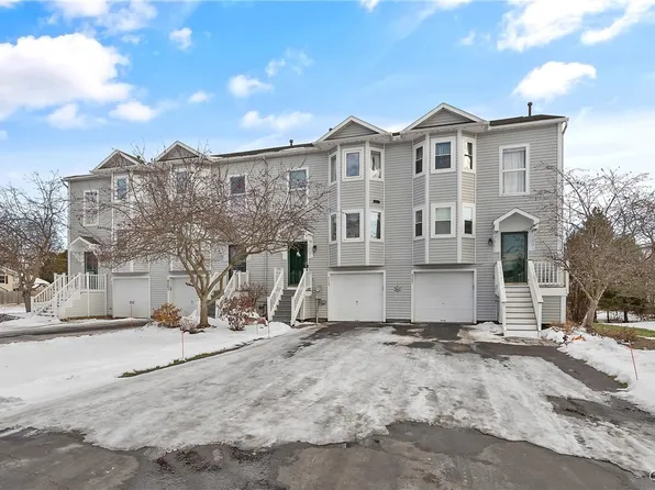 8205 Boatwatch Dr, Baldwinsville, NY 13027