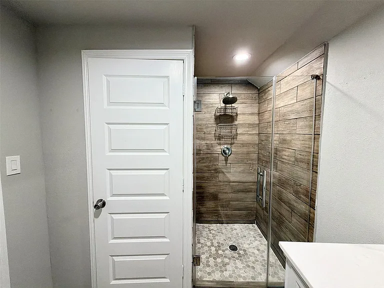 415 Northern Pike Dr — Photo 20