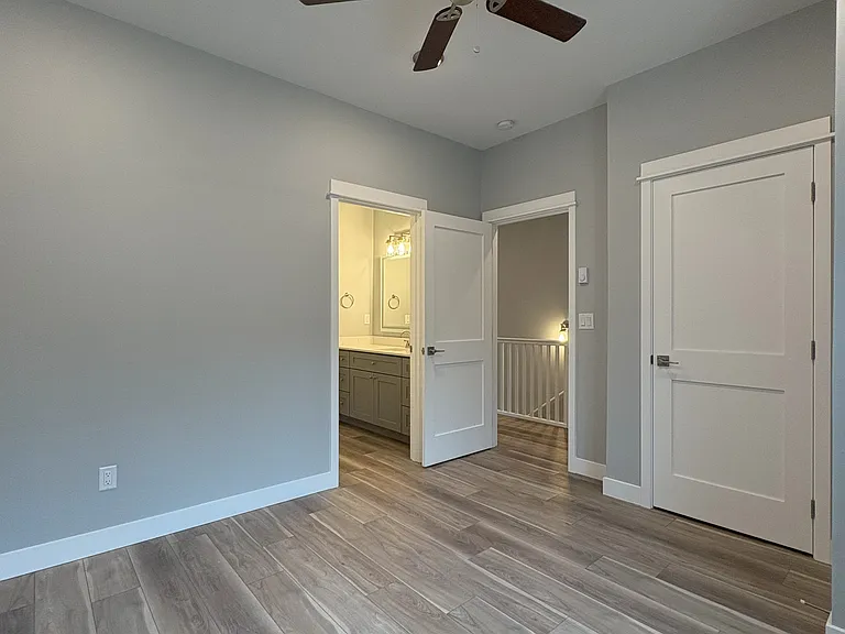3607 Sussex Dr — Photo 5