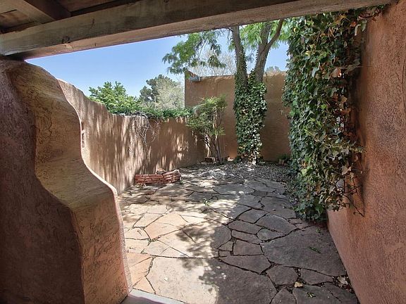 4th image of 1708 Camino Gallo NW