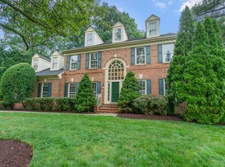 1000 Kimberly Pl, Great Falls, VA 22066