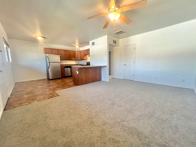 2821 N Columbus Blvd #19 — Photo 10