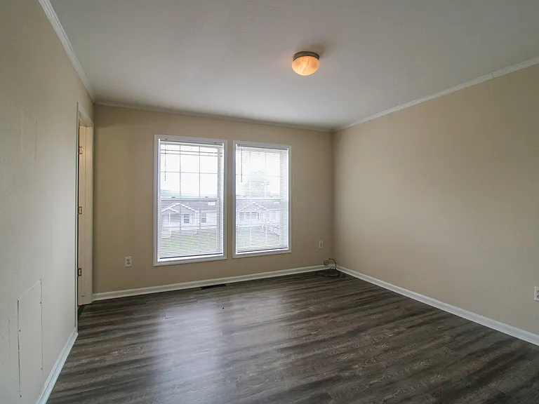 122 Meadows Ln — Photo 13