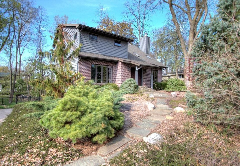 1st image of 424 Hillcrest Dr