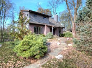 424 Hillcrest Dr, Fontana, WI 53125