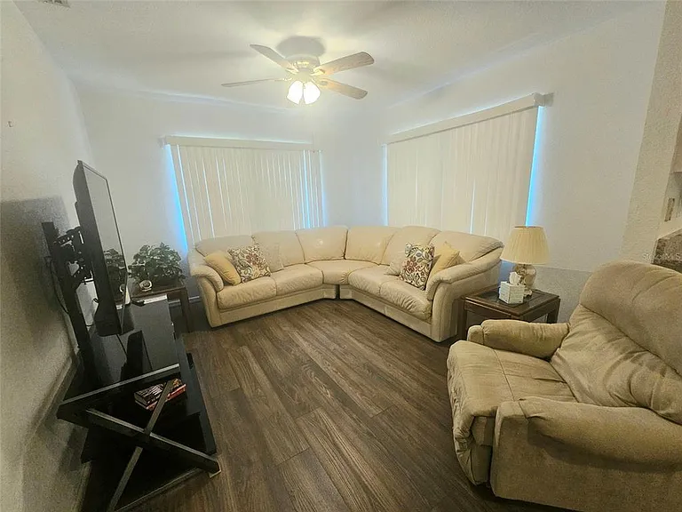 1011 Tropical Ave NW — Photo 13