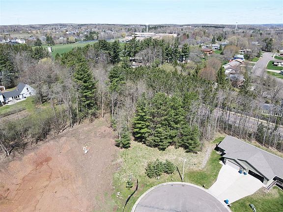 5th image of 950 Emerald Court