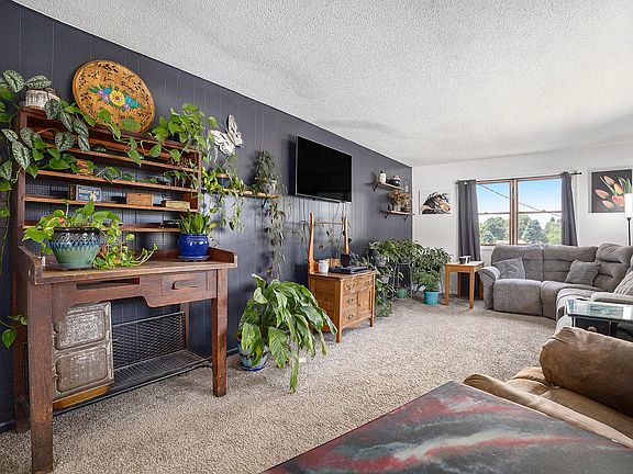 3rd image of 6051 W Meinert Rd