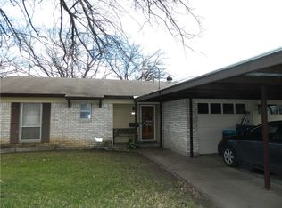 1770 Continental Dr, Blue Mound, TX 76131