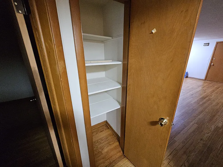 4420 N Winchester Ave #GW — Photo 7