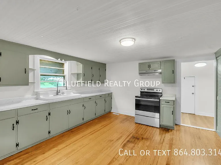 8 Brock St — Photo 12