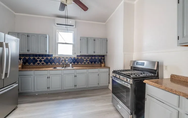 302 East Cevallos Street - 1 — Photo 4
