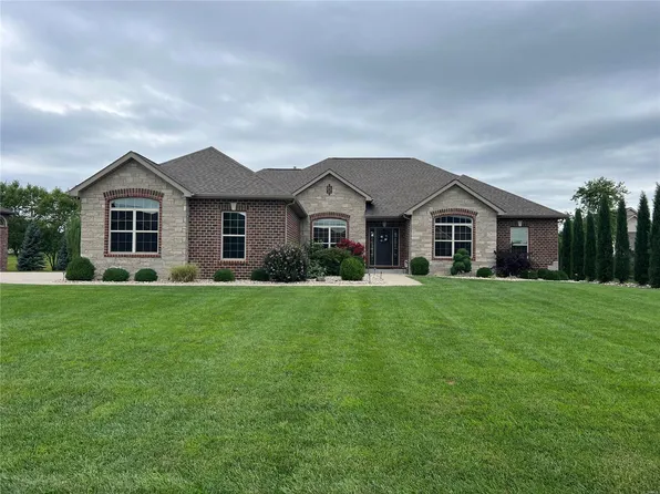 1208 Palmer Creek Dr, Columbia, IL 62236