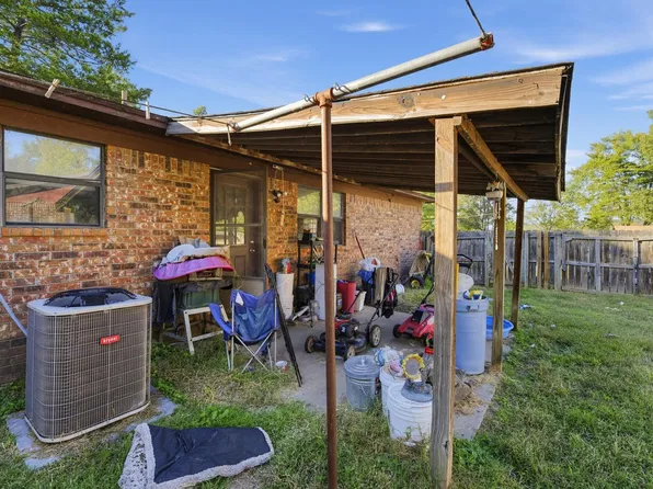 3010 N Hartford Ave, Russellville, AR 72802