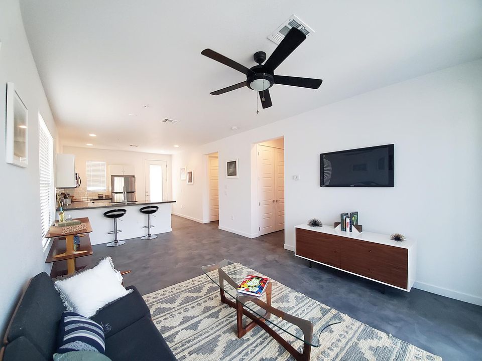 1st image of 774 W Coolidge St #4