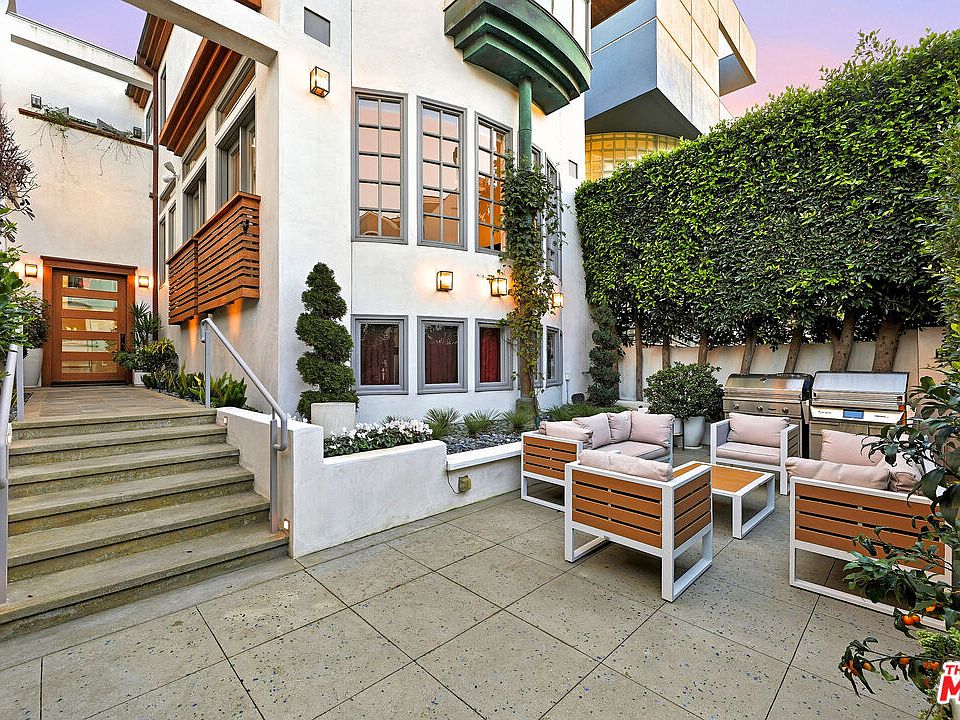 1st image of 128 Roma Ct