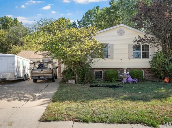 502 Hunter Chaise Dr, Wentzville, MO 63385