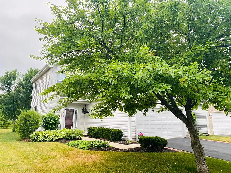 235 W Norwell Ln — Photo 1