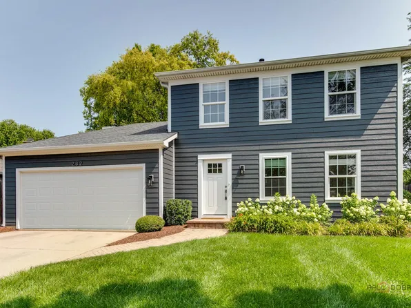 232 Greentree Pkwy, Libertyville, IL 60048