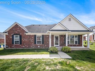 2501 Riversedge Dr, Saline, MI 48176