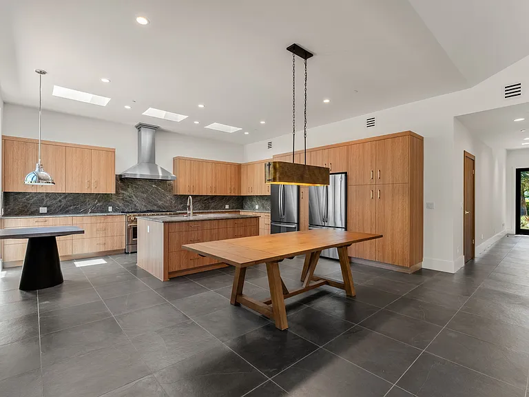 1428 Allyn Ave — Photo 5
