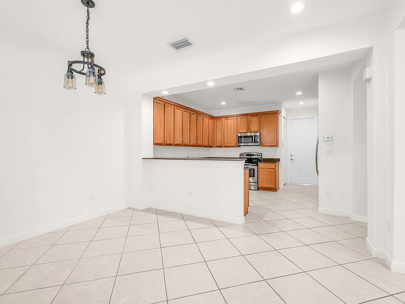 2nd image of 650 Pacific Grove Dr Unit 5