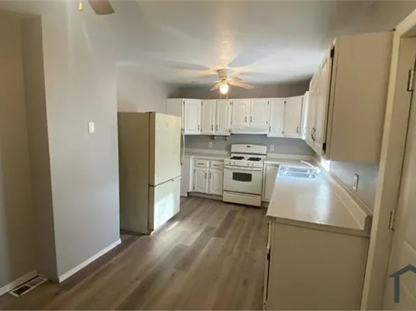 1341 W 4th St, Davenport, IA 52802