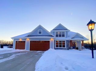 10771 N Whitetail Ct, Mequon, WI 53092