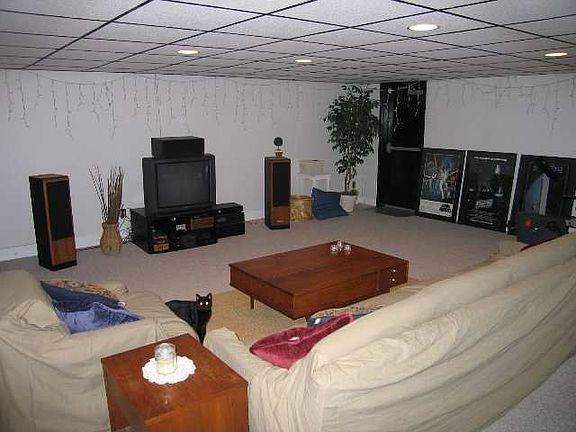 Family Room - Now Has Projector and Theatre