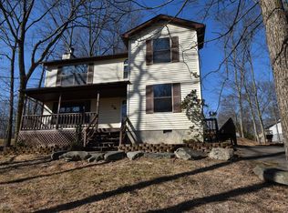 176 Suter Dr, Bushkill, PA 18324