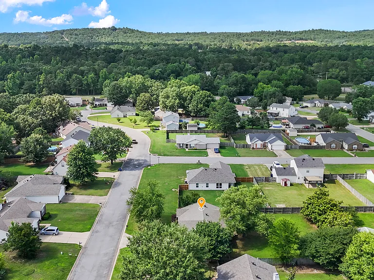 13 Holly Brook Cv — Photo 30